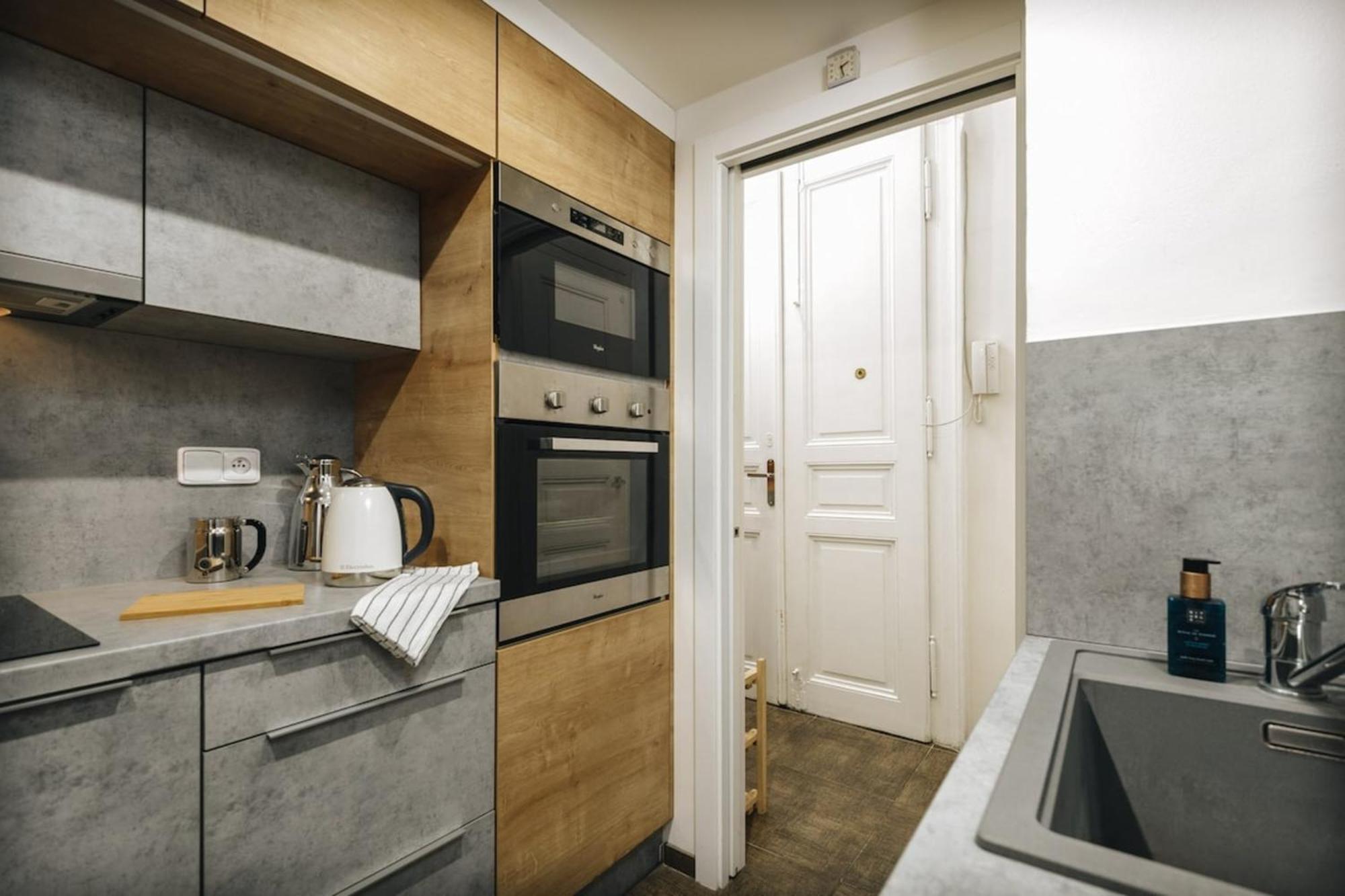Cozy & Comfortable Apt Walking Anywhere You Want Sen Praga Esterno foto