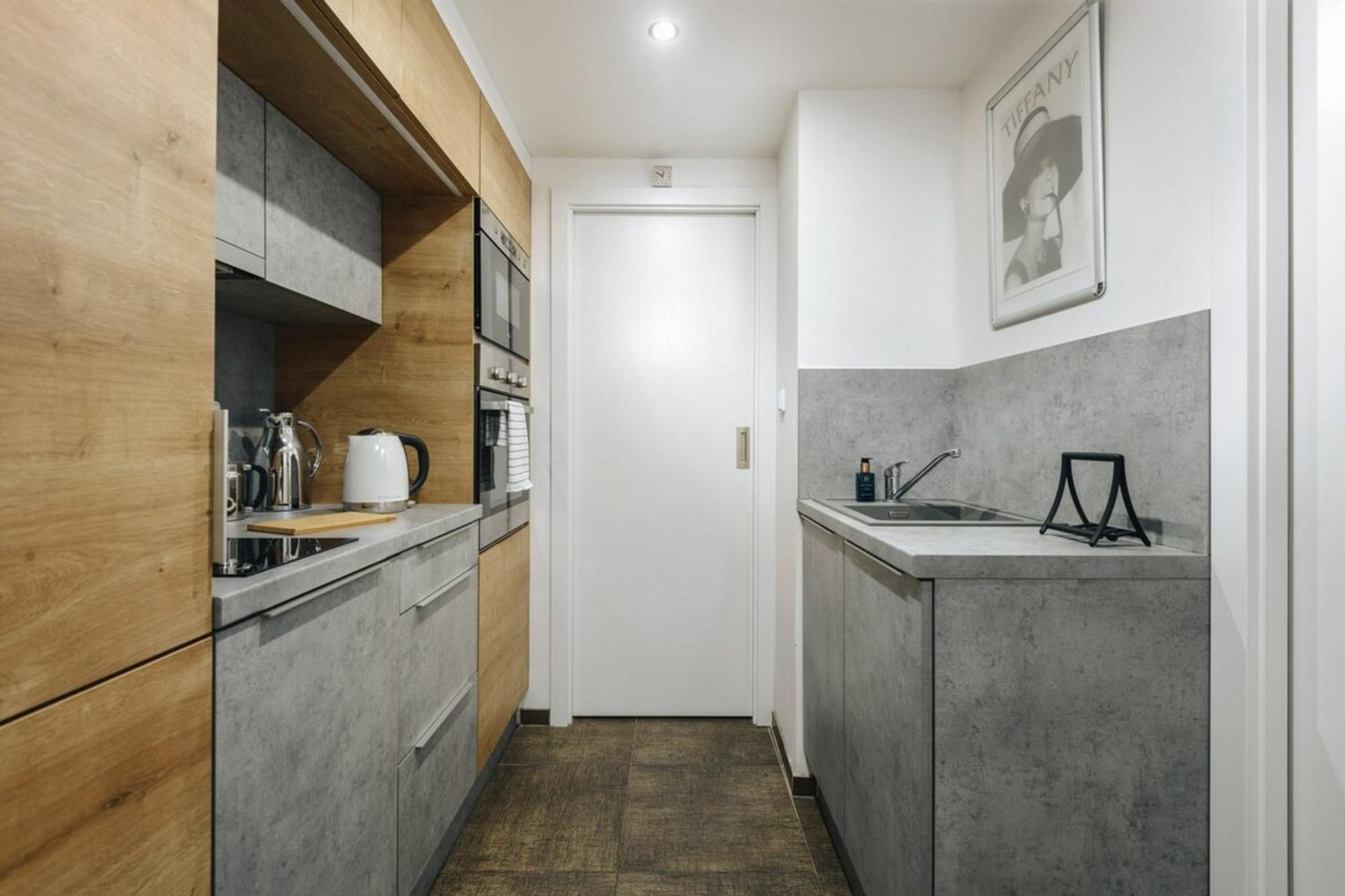 Cozy & Comfortable Apt Walking Anywhere You Want Sen Praga Esterno foto